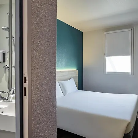 博韦f1酒店 * 博韦